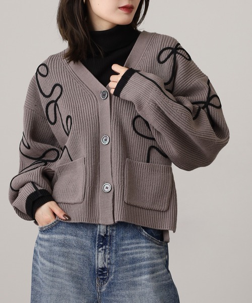 EGLANTINE（エグランティーヌ）の「EGLANTINE コード刺繍カーディガン（カーディガン/ボレロ・レディース・カーキ/チャコールグレー/グレー・38）」の5枚目の写真