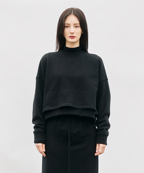 MONOPHOBIA(モノフォビア)の「LAYERED COTTON CROP SWEATSHIRT BLACK(スウェット・レディース・ブラック・FREE)」の1枚目の写真