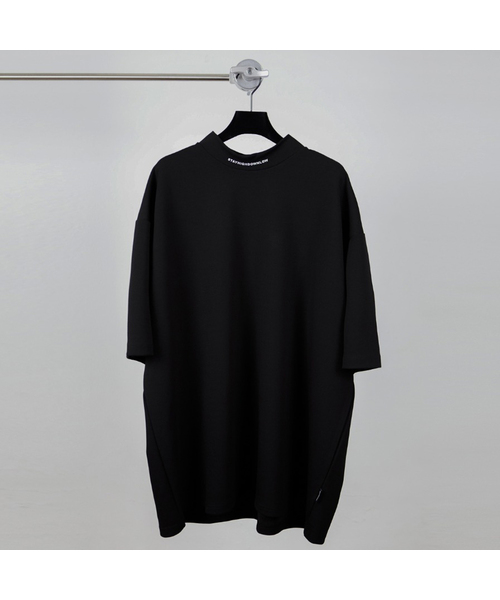 GOZER(ゴーザー)の「NECKLINE OVERSIZE T-SHIRT(Tシャツ/カットソー・メンズ・ブラック・ONE SIZE)」の1枚目の写真