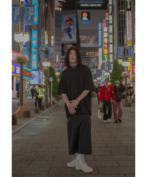 GOZER(ゴーザー)の「NECKLINE OVERSIZE T-SHIRT(Tシャツ/カットソー・メンズ・ブラック・ONE SIZE)」の4枚目の写真