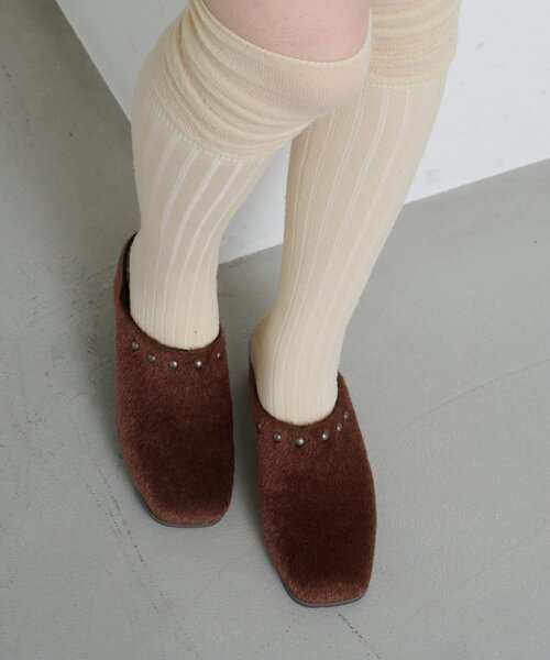 Kastane（カスタネ）の「ハラコラウンドスタッズミュール（サンダル・レディース・ブラウン/キャメル・38/37/36）」の3枚目の写真