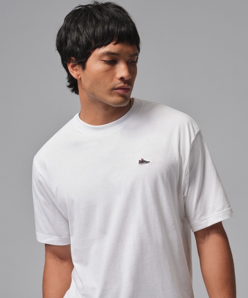 JORDAN BRAND(ジョーダンブランド)の「JORDAN BRAND SNEAKER PATCH SS CREW T-SHIRT / ジョーダン ブランド スニーカー パッチ S/S クルー T-シャツ / NIKE【SP】(Tシャツ/カットソー・メンズ・ブラック/ホワイト・M/S/XXL/XL/L)」の2枚目の写真