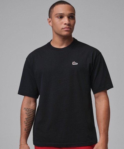 JORDAN BRAND(ジョーダンブランド)の「JORDAN BRAND SNEAKER PATCH SS CREW T-SHIRT / ジョーダン ブランド スニーカー パッチ S/S クルー T-シャツ / NIKE【SP】(Tシャツ/カットソー・メンズ・ブラック/ホワイト・M/S/XXL/XL/L)」の1枚目の写真