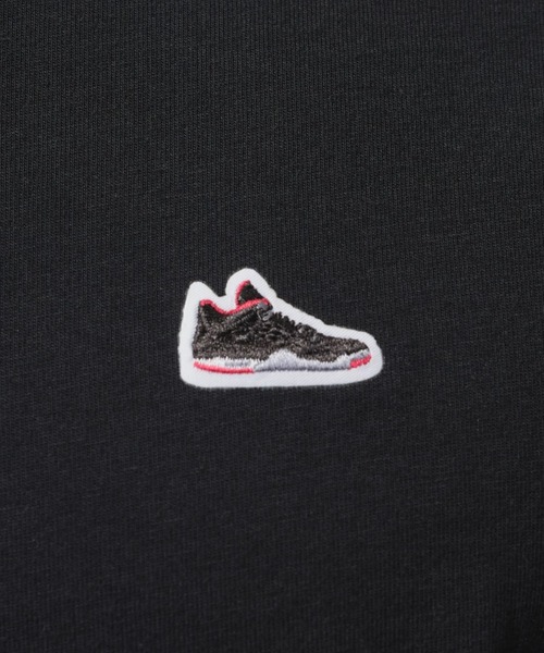 JORDAN BRAND(ジョーダンブランド)の「JORDAN BRAND SNEAKER PATCH SS CREW T-SHIRT / ジョーダン ブランド スニーカー パッチ S/S クルー T-シャツ / NIKE【SP】(Tシャツ/カットソー・メンズ・ブラック/ホワイト・M/S/XXL/XL/L)」の4枚目の写真
