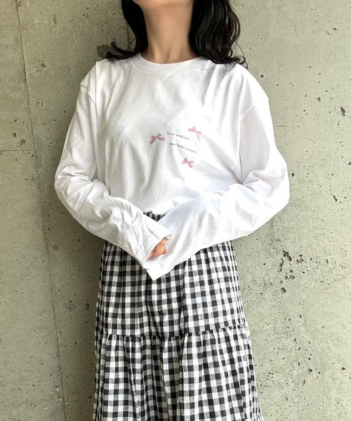 etta(エタ)の「ガーリーリボンプリントロンT/長袖Tシャツ(Tシャツ/カットソー・レディース・ピンク/ブルー・MEDIUM/LARGE/SMALL)」の3枚目の写真