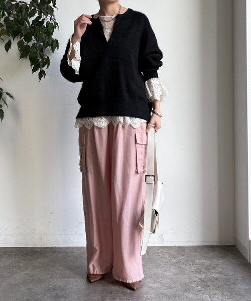 DouDou（ドゥドゥ）の「深Vスリットニット（ニット/セーター・レディース・ライトベージュ/ブラック/グレー/ブルー・FREE）」の7枚目の写真