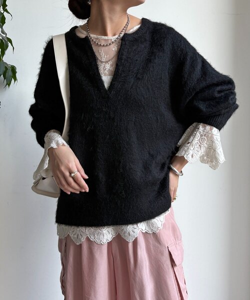 DouDou（ドゥドゥ）の「深Vスリットニット（ニット/セーター・レディース・ライトベージュ/ブラック/グレー/ブルー・FREE）」の10枚目の写真