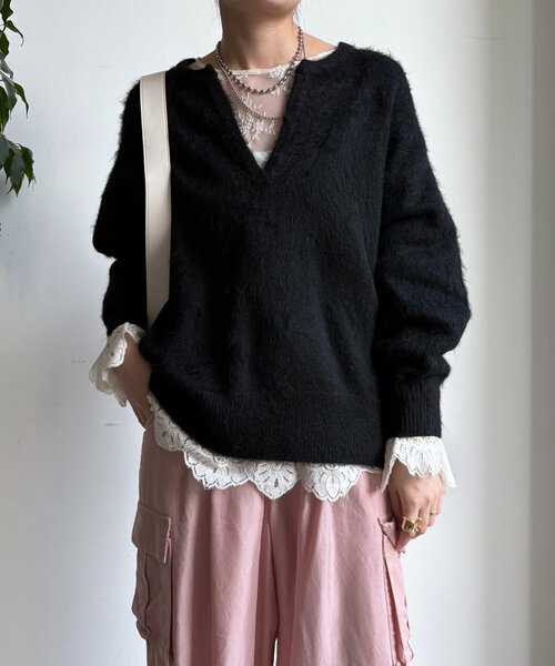 DouDou（ドゥドゥ）の「深Vスリットニット（ニット/セーター・レディース・ライトベージュ/ブラック/グレー/ブルー・FREE）」の11枚目の写真