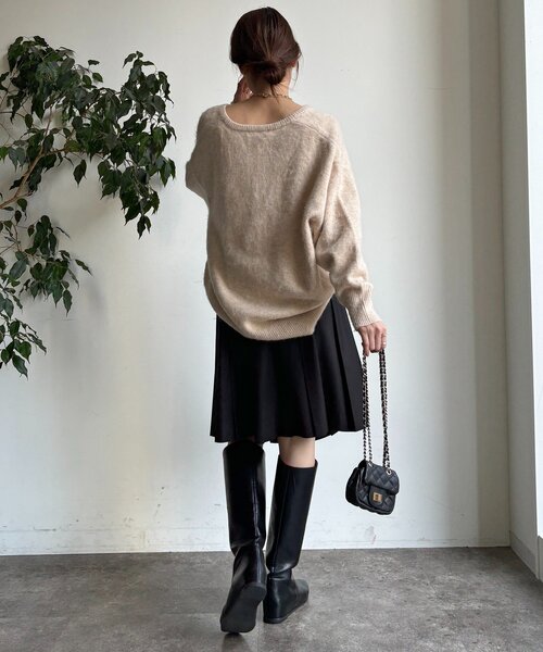 DouDou（ドゥドゥ）の「深Vスリットニット（ニット/セーター・レディース・ライトベージュ/ブラック/グレー/ブルー・FREE）」の13枚目の写真