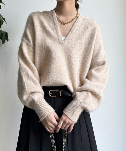 DouDou（ドゥドゥ）の「深Vスリットニット（ニット/セーター・レディース・ライトベージュ/ブラック/グレー/ブルー・FREE）」の15枚目の写真