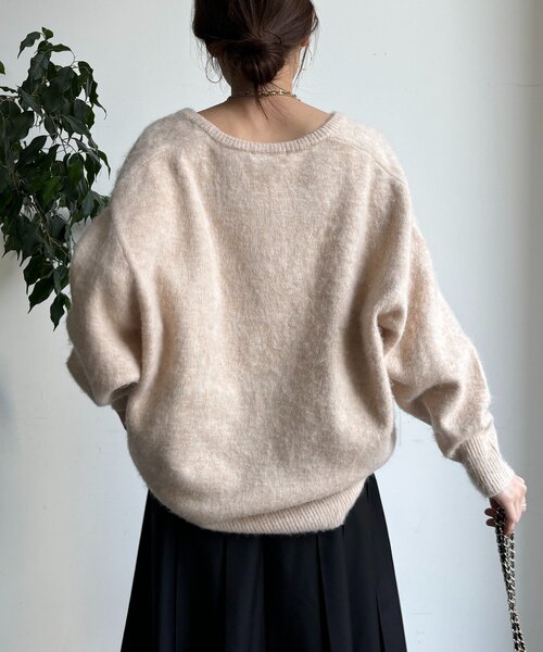 DouDou（ドゥドゥ）の「深Vスリットニット（ニット/セーター・レディース・ライトベージュ/ブラック/グレー/ブルー・FREE）」の17枚目の写真