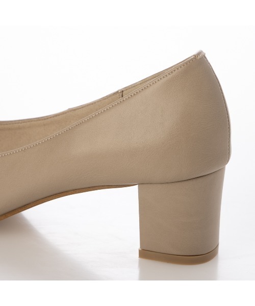 Mode et Jacomo（モードエジャコモ）の「【レイン対応】ポインテッドトゥプレーンパンプス（パンプス・レディース・ライトブラック/ブラック/ベージュ系その他2/ベージュ・23.5cm/23cm/24.5cm/24cm/22.5cm）」の19枚目の写真