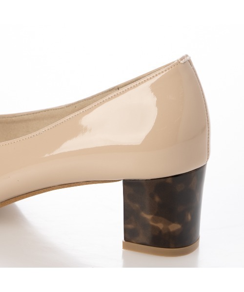 Mode et Jacomo（モードエジャコモ）の「【レイン対応】ポインテッドトゥプレーンパンプス（パンプス・レディース・ライトブラック/ブラック/ベージュ系その他2/ベージュ・23.5cm/23cm/24.5cm/24cm/22.5cm）」の9枚目の写真