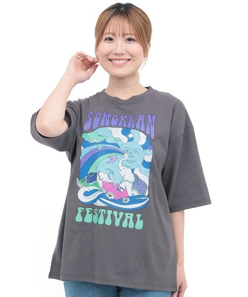 チチカカ（チチカカ）の「カラフルソンクラーンプリントＴシャツ【ユニセックス】（Tシャツ/カットソー・メンズ・カラフル/チャコールグレー・LARGE/MEDIUM）」の7枚目の写真