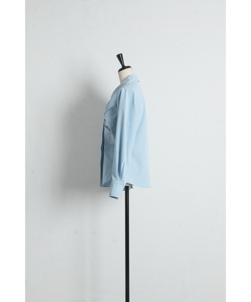 ARVELLIA(アルベリア)の「FOLD FLOW SHIRT(シャツ/ブラウス・レディース・ホワイト/サックスブルー・M)」の14枚目の写真