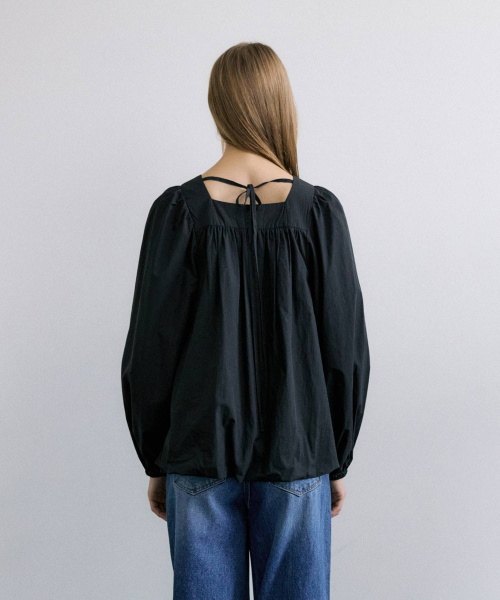 MAIS（マイス）の「SQUARE NECK BALLOON BLOUSE / BLACK（シャツ/ブラウス・レディース・ブラック・FREE）」の4枚目の写真