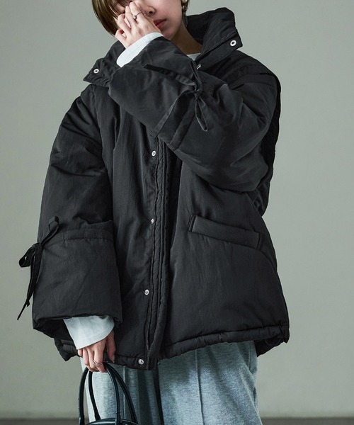 Fashion Letter(ファッションレター)の「T/Nタフタ 2way袖リボン ショートパフジャケット(ダウンジャケット/コート・レディース・アイボリー/モカ/ブラック・M)」の12枚目の写真
