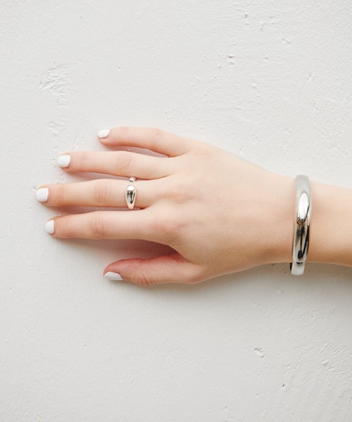 COLLAGE GALLARDAGALANTE（コラージュガリャルダガランテ）の「Sivelle./ステンレスティックバングル（バングル/リストバンド・レディース・シルバー・FREE）」の2枚目の写真