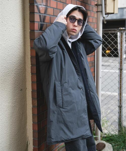 URBAN RESEARCH DOORS(アーバンリサーチドアーズ)の「ライトナイロン パデット バルマカンコート(その他アウター・メンズ・チャコールグレー/ライトグレー/ブラック・MEDIUM/LARGE)」の18枚目の写真