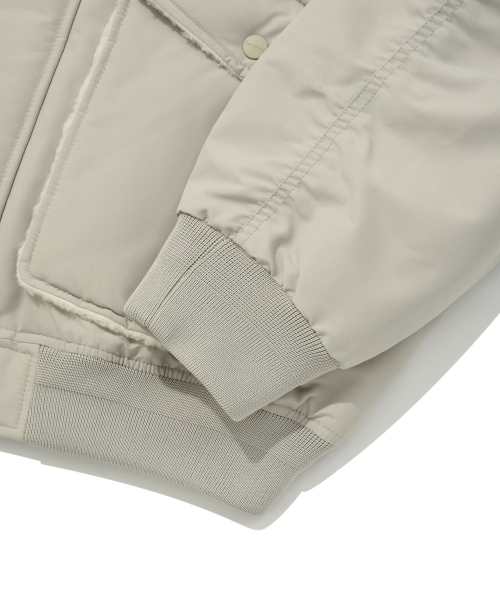 COVERNAT(カバーナット)の「パディッドカラーMA-1ジャケットベージュ(ブルゾン・レディース・その他・M/XL/L/S)」の3枚目の写真