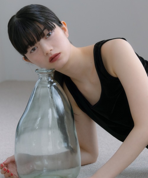 haek（ハク）の「velor tank top/ベロアタンク（タンクトップ・レディース・ブラウン/ブラック・FREE）」の5枚目の写真
