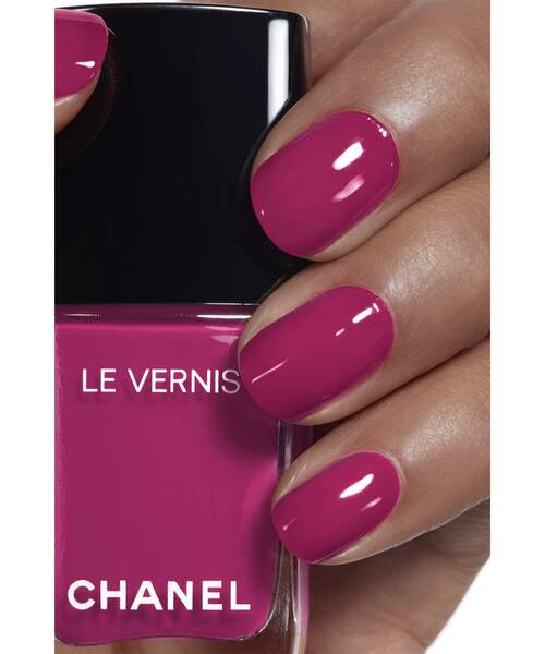 CHANEL（シャネル）の「ヴェルニ ネイル エナメル（マニキュア/ジェルネイル・レディース・377 モダニスト/387 パフォーマー/397 ルージュ ヌワール L・FREE）」の14枚目の写真