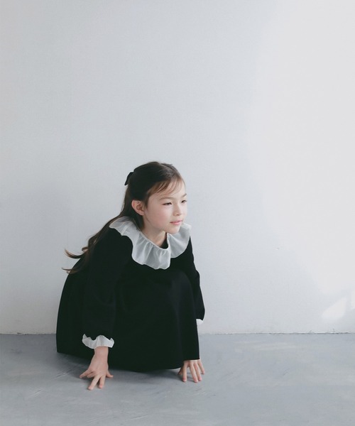 AJUGA.（アジュガ）の「シアーフリル キッズワンピース【セレモニー/オケージョン】（ワンピース・キッズ・ブラック/ネイビー・130/110/120）」の6枚目の写真