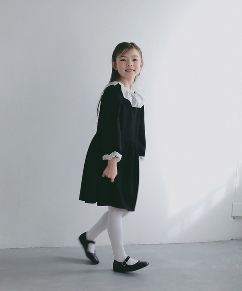 AJUGA.（アジュガ）の「シアーフリル キッズワンピース【セレモニー/オケージョン】（ワンピース・キッズ・ブラック/ネイビー・130/110/120）」の3枚目の写真