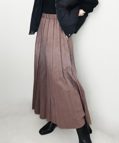 CRYSTAL BALL(クリスタルボール)の「スエードプリーツスカート(スカート・レディース・ブラウン/ブラック・FREE)」の1枚目の写真