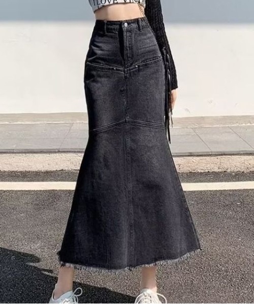&soiree(アンドソワレ)の「フリンジデニムマーメイドスカート(スカート・レディース・ブラック・X-LARGE/LARGE/MEDIUM/SMALL)」の2枚目の写真