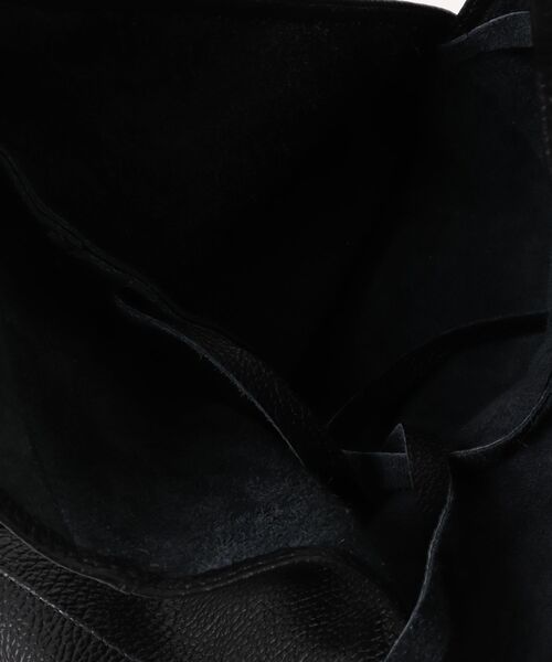 andrea cardone（アンドレアカルドネ）の「【ANDREA CARDONE】ソフトカーブ ワンハンドルバッグ（ワイド）(Q66310)（ハンドバッグ・レディース・ホワイト/シルバー/ブラック・ALL）」の10枚目の写真