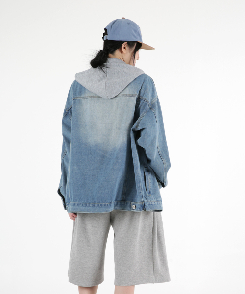 本日限定値下げ！オススメ　美品　トゥルーレリジョン　パーカー付デニムジャケット 本日限定値下げ！オススメ 美品 トゥルーレリジョン パーカー付デニム