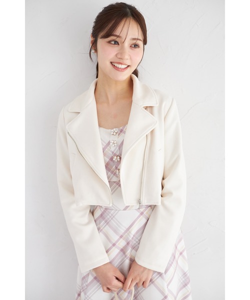 tocco closet（トッコ　クローゼット）の「スエードライダースジャケット（ライダースジャケット・レディース・アイボリー/グレイッシュベージュ/ピンクベージュ/ラベンダー・M）」の2枚目の写真