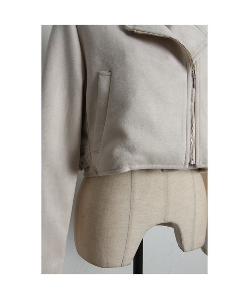 tocco closet（トッコ　クローゼット）の「スエードライダースジャケット（ライダースジャケット・レディース・アイボリー/グレイッシュベージュ/ピンクベージュ/ラベンダー・M）」の11枚目の写真