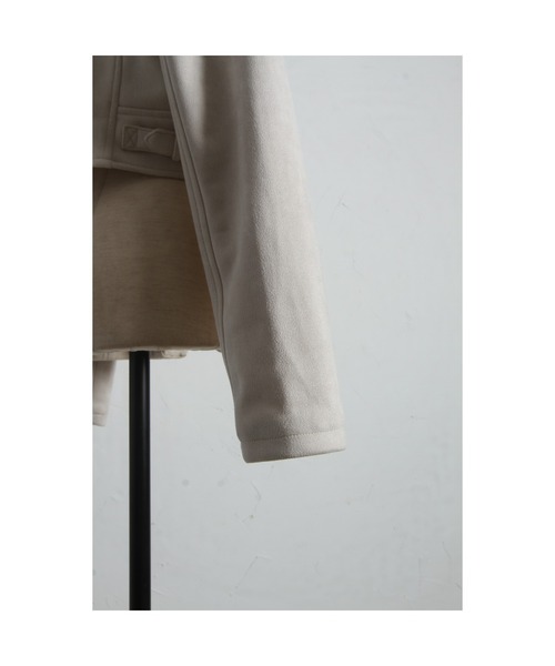 tocco closet（トッコ　クローゼット）の「スエードライダースジャケット（ライダースジャケット・レディース・アイボリー/グレイッシュベージュ/ピンクベージュ/ラベンダー・M）」の13枚目の写真