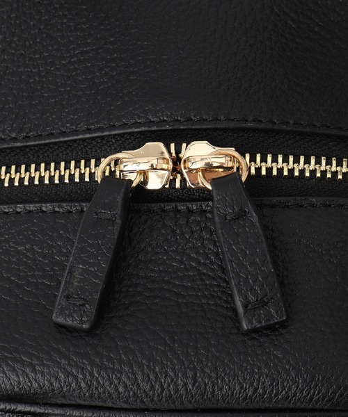 SALON adam et rope'（サロン アダム エ ロペ）の「【W S（ドゥーブル）】チャーム付きナチュラルレザー2WAYキューブバッグ（ショルダーバッグ・レディース・ブラック/ベージュ・FREE）」の15枚目の写真