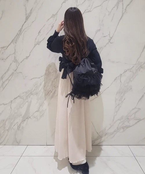 Maison de FLEUR(メゾンドフルール)の「チュールフリルナップサック(バックパック/リュック・レディース・グレー/ブラック・FREE)」の18枚目の写真