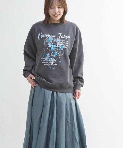 CONVERSE TOKYO(コンバーストウキョウ)の「LILY FLOWER PRINT SWEAT(スウェット・レディース・イエロー/スミクロ/アイボリー・MEDIUM/SMALL)」の8枚目の写真