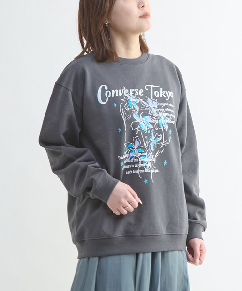 CONVERSE TOKYO(コンバーストウキョウ)の「LILY FLOWER PRINT SWEAT(スウェット・レディース・イエロー/スミクロ/アイボリー・MEDIUM/SMALL)」の7枚目の写真