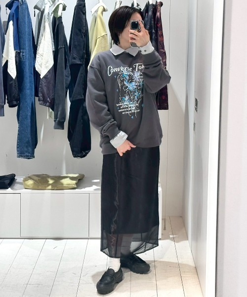CONVERSE TOKYO(コンバーストウキョウ)の「LILY FLOWER PRINT SWEAT(スウェット・レディース・イエロー/スミクロ/アイボリー・MEDIUM/SMALL)」の6枚目の写真
