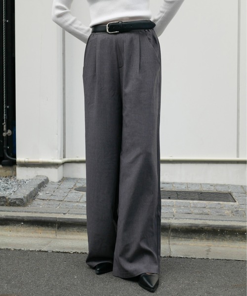 My shawty(マイシャウティー)の「tuck wide straight pants(スラックス・レディース・ブラック/グレー/ダークベージュ・FREE)」の15枚目の写真