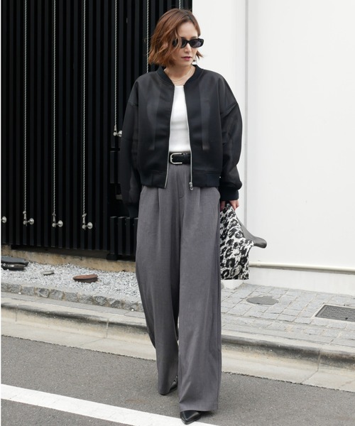 My shawty(マイシャウティー)の「tuck wide straight pants(スラックス・レディース・ブラック/グレー/ダークベージュ・FREE)」の16枚目の写真