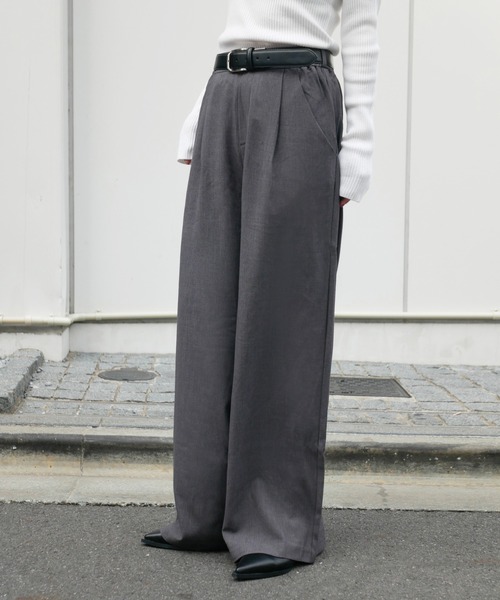 My shawty(マイシャウティー)の「tuck wide straight pants(スラックス・レディース・ブラック/グレー/ダークベージュ・FREE)」の13枚目の写真