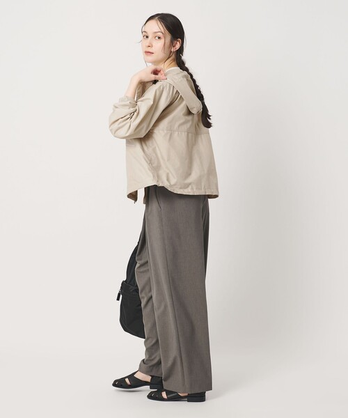 THE NORTH FACE（ザノースフェイス）の「＜THE NORTH FACE＞ショート コンパクト ジャケット（ナイロンジャケット・レディース・ベージュ/ピンク/ブラック/オフホワイト・L/XL）」の7枚目の写真