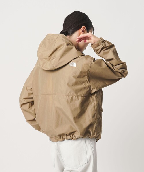 THE NORTH FACE（ザノースフェイス）の「＜THE NORTH FACE＞ショート コンパクト ジャケット（ナイロンジャケット・レディース・ベージュ/ピンク/ブラック/オフホワイト・L/XL）」の9枚目の写真