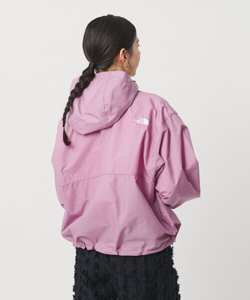 THE NORTH FACE（ザノースフェイス）の「＜THE NORTH FACE＞ショート コンパクト ジャケット（ナイロンジャケット・レディース・ベージュ/ピンク/ブラック/オフホワイト・L/XL）」の16枚目の写真