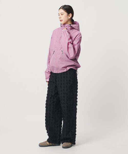 THE NORTH FACE（ザノースフェイス）の「＜THE NORTH FACE＞ショート コンパクト ジャケット（ナイロンジャケット・レディース・ベージュ/ピンク/ブラック/オフホワイト・L/XL）」の14枚目の写真