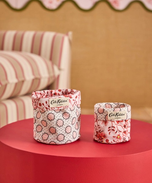 Cath Kidston（キャスキッドソン）の「リバーシブル ストレージ 2個セット Posey spot / Mystery Floral（クッション/クッションカバー・レディース・ピンク・FREE）」の2枚目の写真