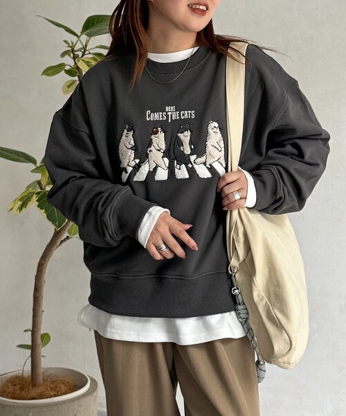 CPCM（シーピーシーエム）の「ネコサガラ刺繍裏毛スウェット（Tシャツ/カットソー・レディース・チャコールグレー/イエロー/ライトグレー/サックスブルー・FREE）」の2枚目の写真