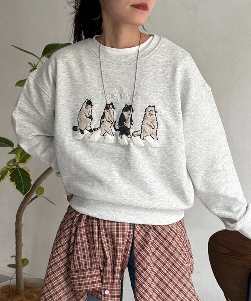 CPCM（シーピーシーエム）の「ネコサガラ刺繍裏毛スウェット（Tシャツ/カットソー・レディース・チャコールグレー/イエロー/ライトグレー/サックスブルー・FREE）」の5枚目の写真